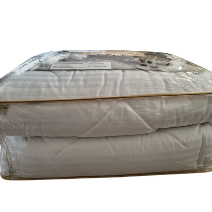 PILOTĂ MATLASATĂ LÂNĂ DAMASC 100% NATURAL – DE IARNĂ – 200 cm x 215 cm - ALB